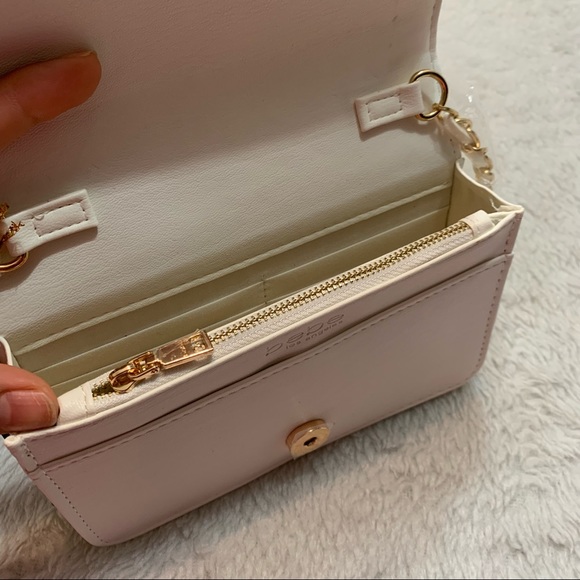 Bebe ZAZA FLAP WHITE CROSSBODY Retail: $89.00 - Picture 11 of 14